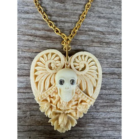 Vintage Tarina Tarantino Skull Necklace Signed - Picture 1 of 7